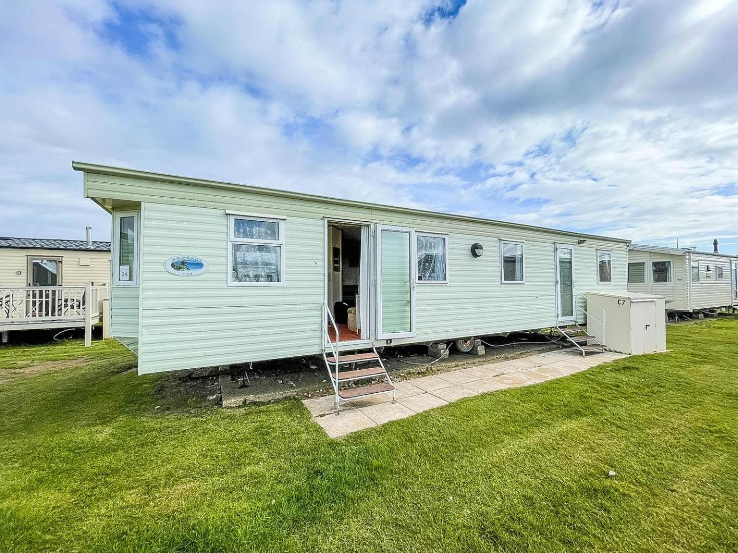 8 Berth Caravan For Hire At Heacham Holiday Park In Norfolk Ref 21024F Hotel Exterior foto